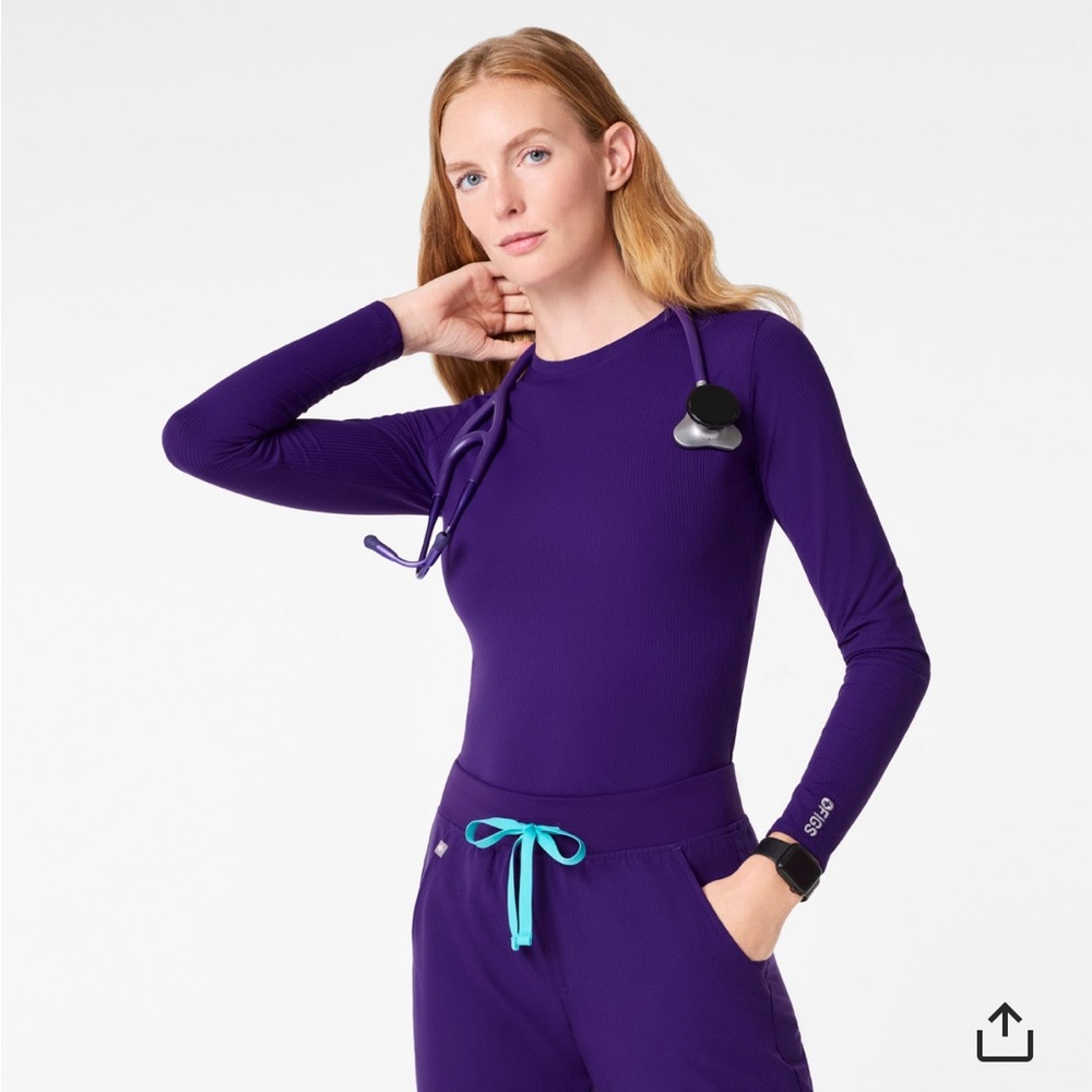Women’s figs ribbed long sleeve underscrub purple pulse XS
